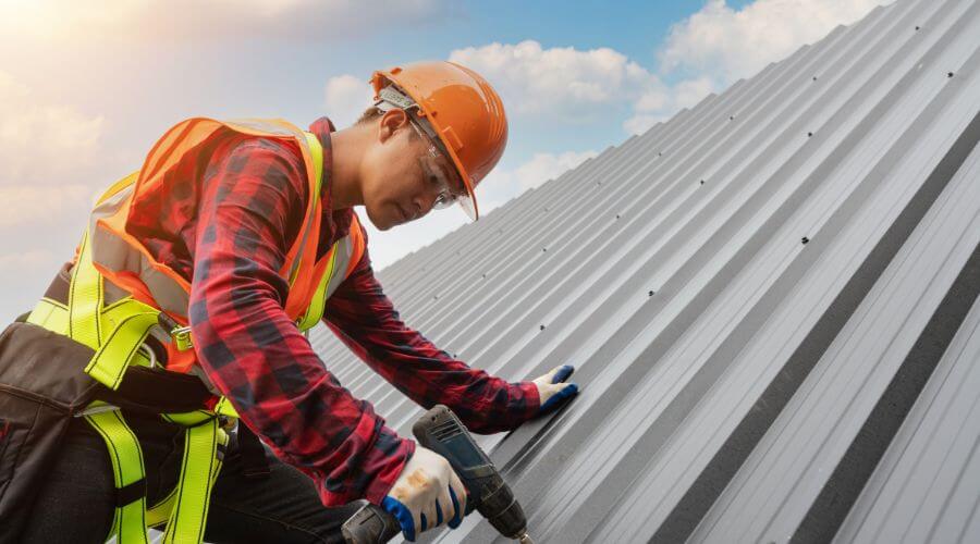 Professional Emergency Roof Repairs services in Belpre, KS
